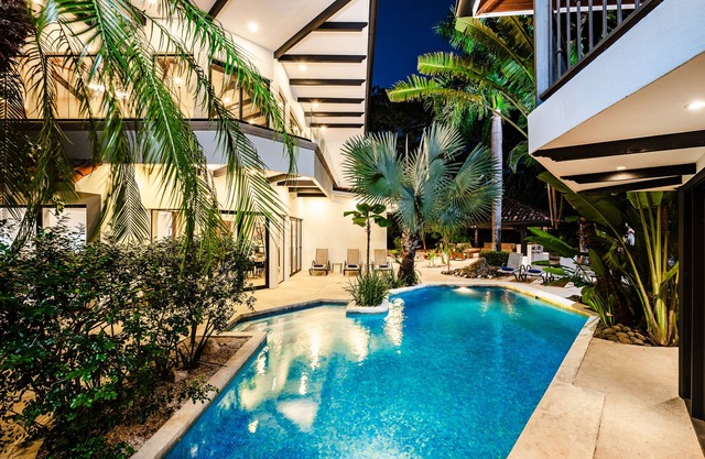 Multi-family golf front house with Beach club membership!Exclusive location