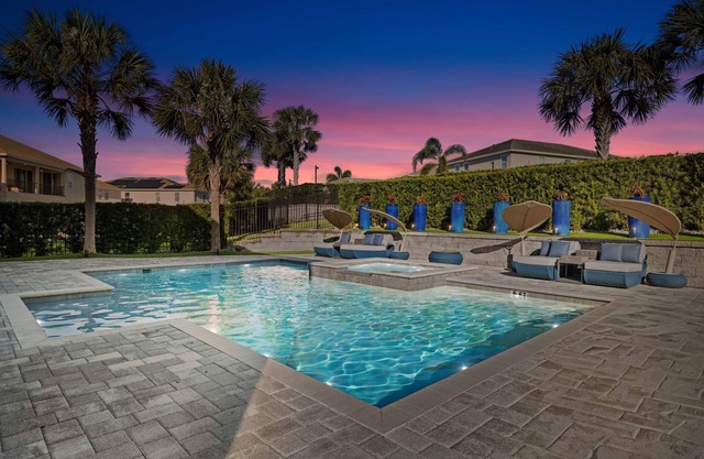 Mustang Pool Table, Arcade, Huge Treehouse Bedroom, Luxury Backyard: The Oasis