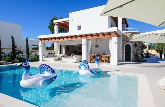 My Rental Homes - Villa Nieves with fenced garden and private pool