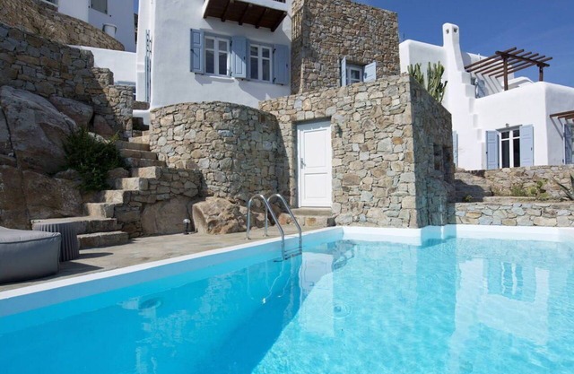 My Rental Homes - Villa Azur just 2km far from the famous beaches of Platys Gialos