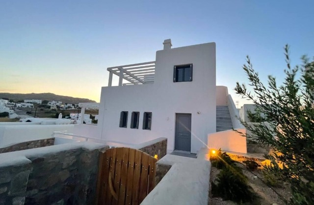 Mykonos Dot - Deluxe Apartment With Balcony