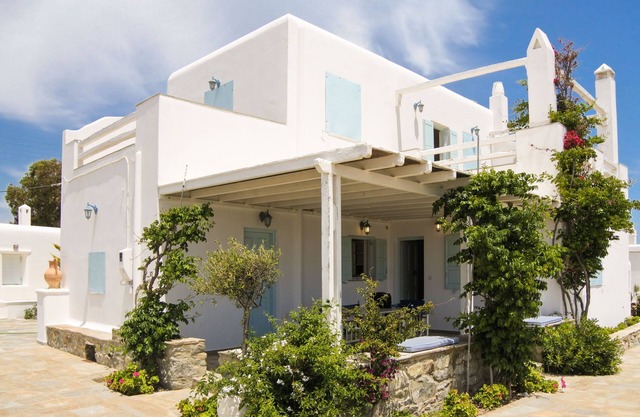 Mykonos Relaxing Cycladic Villa private parking