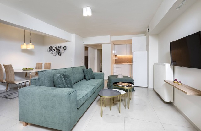 Mystique 1BD Apartment by BluPine