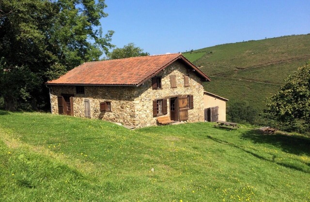 Nature & Détente, le Combo de vos Vacances au Coeur de la Montagne Basque !