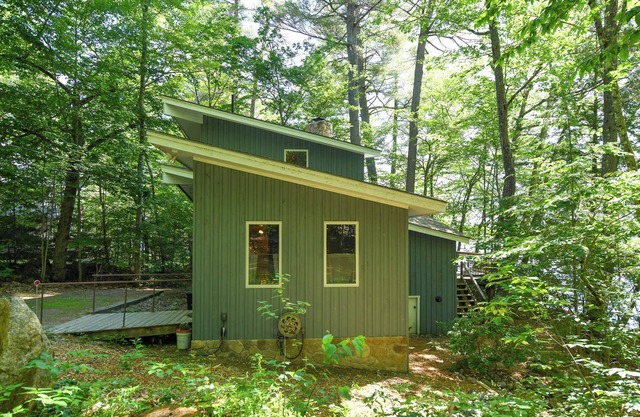 Nature Lover’s Retreat on Thompson Lake – Cozy Cottage Escape