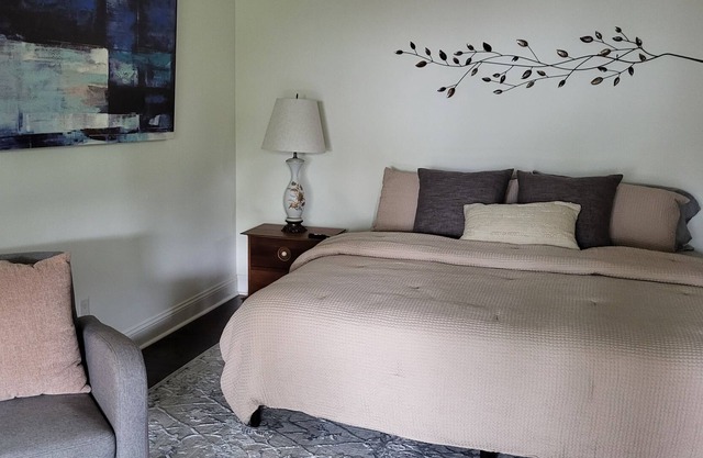 Nature retreat close to I-95 in south Jacksonville