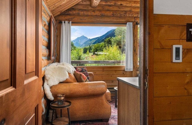Nature's Edge | Experience Maroon Bells @ T-Lazy 7