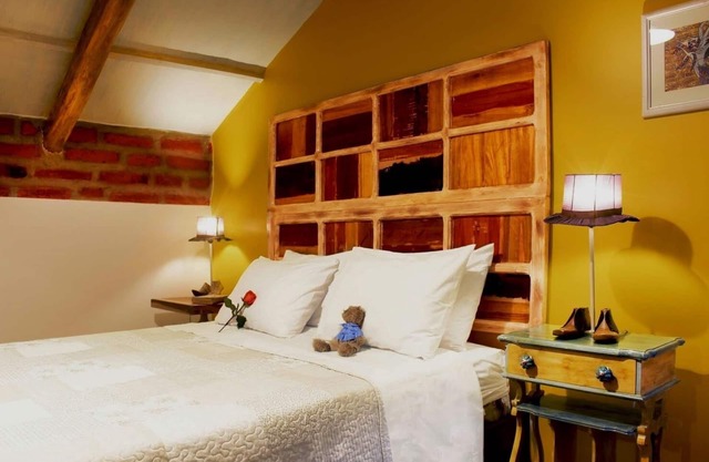 nCharming Two-Story Romantic Retreat in Quito’s Historic Center