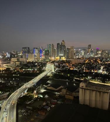 Near Bgc Makati Ortigas 1Br Wi-Fi Netflix balcony