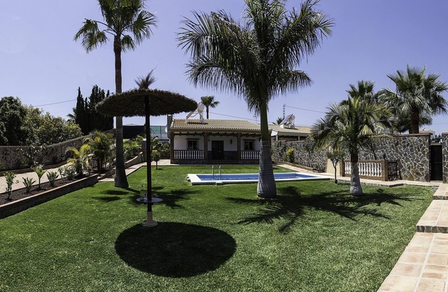 Nerja: VILLA WITH PRIVATE SWIMMING POOL AND GARDENS