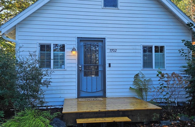 Nestled in the charming University Place, our cozy house is a perfect retreat!