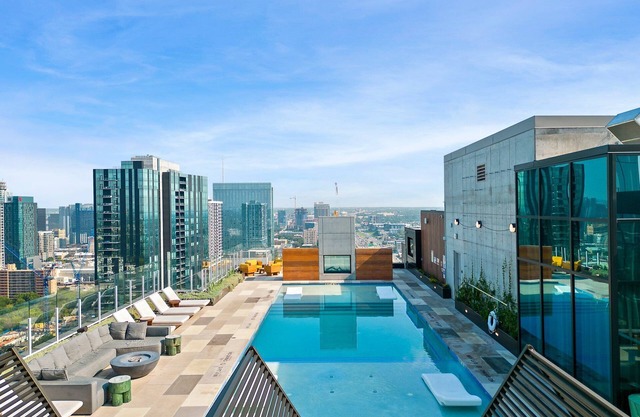 New 1BR Condo on Rainey St-Rooftop Pool
