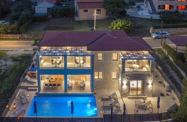 NEW 2025 Villa Bella Vista with heated pool