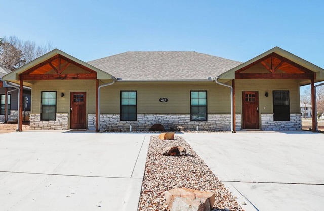New 2BR, 2B, 251 11th NE unit #2