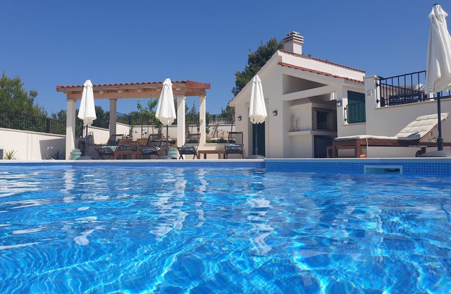 New 3 Star Apartment in Maslinica, Croatia