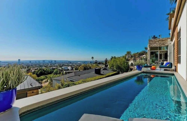 New 3Bd RH Modern Sunset Strip View home~Pool/Spa