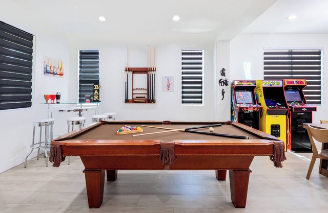 NEW! 6BR Luxury Home with Private Pool/Spa MiniGolf Arcade GameRoom!