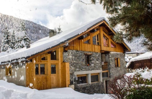 New apartment, 3 stars, sleeps 4, in authentic Savoyard chalet
