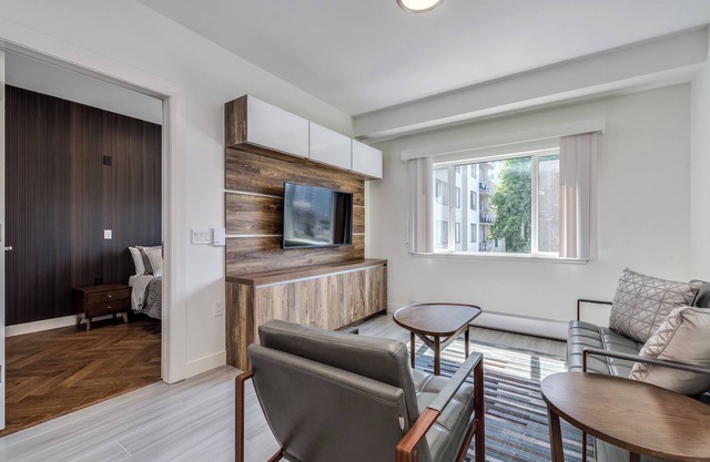 NEW BUILDING -Pet Allowed 1 BR@1168 Pendrell