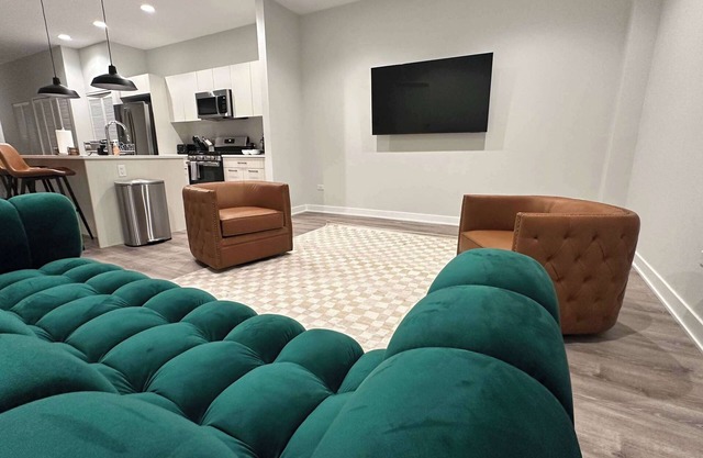 New Built Apartment, Sleeps 12!