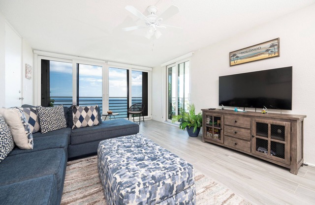 New central located 2BR/3BD/2BA condo gated community with 2 pools & pickleball