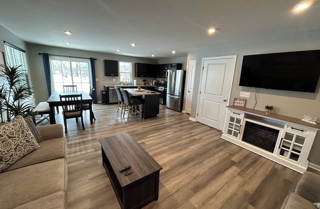 New, central spacious stadium townhome in West Seneca. Fully furnished, WiFi, AC