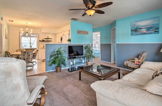 NEW! Cozy Hudson Home w/ Fire Pit ~ 2 Mi to Beach!