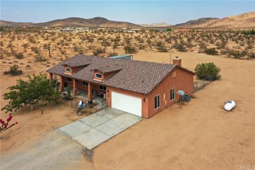 NEW Desert Dream Hot Tub, Yoga, Ping Pong, Fire Pit