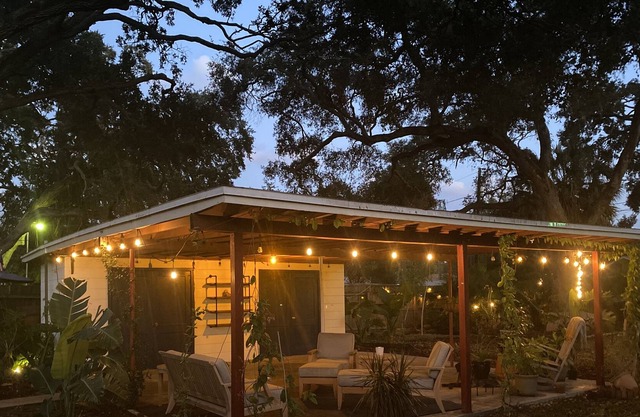NEW Garden Lovers Peaceful Oasis - 5 min to Downtown Gulfport!