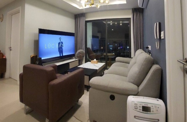 New generation Samsung 85 ich TV, high floor view of West Lake!