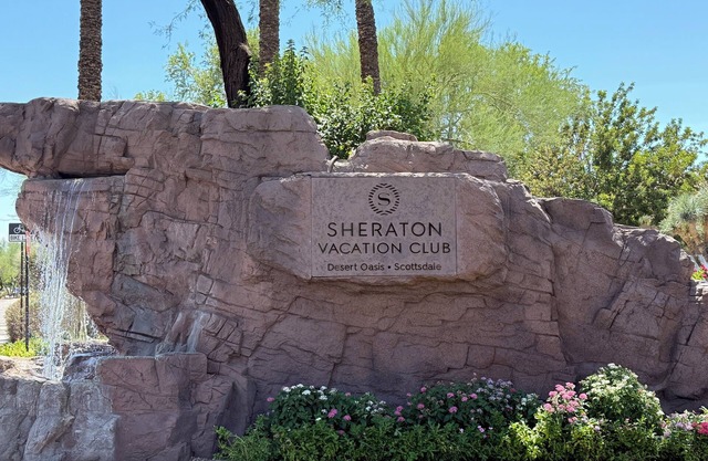 NEW LISTING - Sheraton Desert Oasis 1-bed villa next to TPC Golf in Scottsdale,