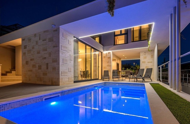 New ! Luxury Villa - RoMa 1 and 2 with two heated saltwater pool near sea