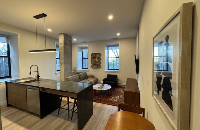 *NEW Mid-Century Modern 2B/1B