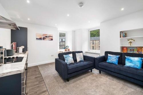 NEW! Modern 2BR Flat - Short Walk to Town