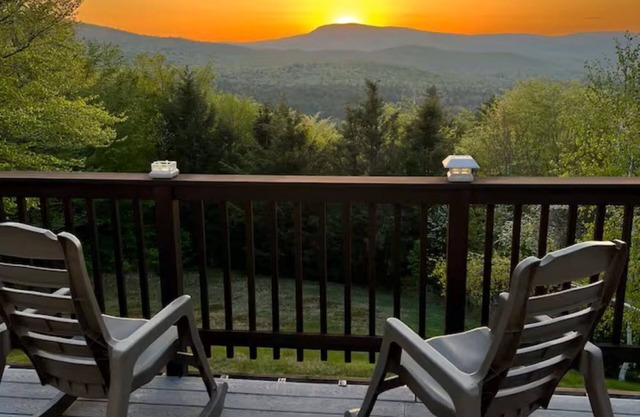 NEW! Mountain View Escape w/Hot Tub