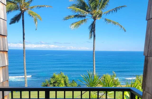 NEW: Oceanfront, Newly Remodeled 2 bedroom condo, WiFi, AC