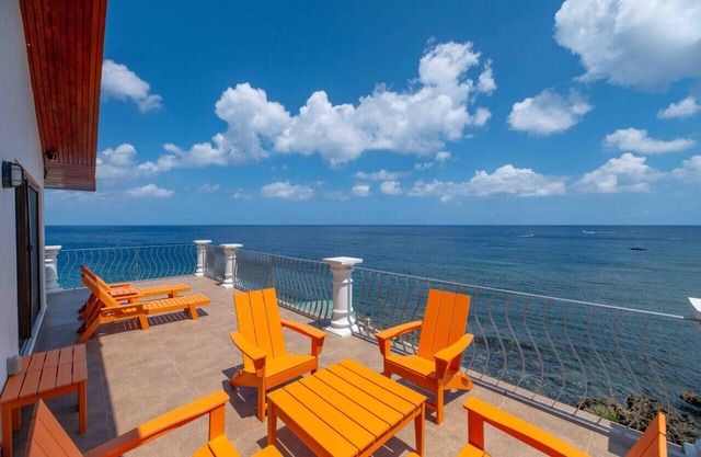 NEW-Oceanfront Penthouse West End