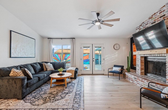NEW Private Pool Oasis with 2 car garage-Family Friendly Home