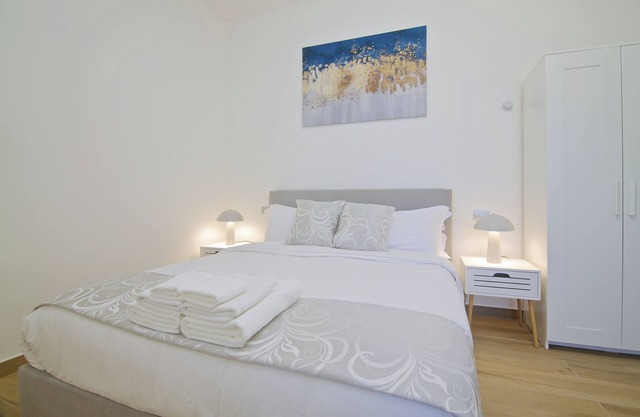 NEW RENOVATED APARTMENT ABOVE METRO A -LUCIO SESTIO-