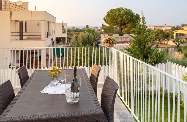 New sea view villa with air conditioning, Wi-Fi garden and car parking
