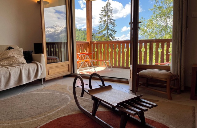 NEW-spacious apartment with a stunning view on the mountains - max of 8 pers