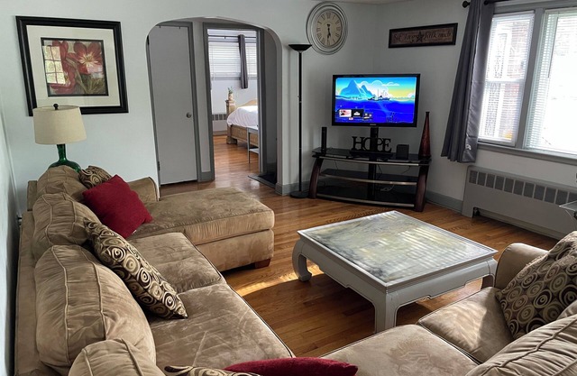 NEW: Spacious & Convenient Hideaway!Centrally located & 10 min from airport!