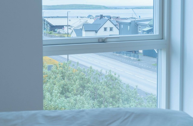 New/Stunning Sea View/Light/3 Br