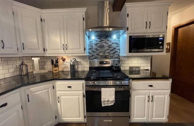 New! The Great Escape: Rural w/all the amenites!