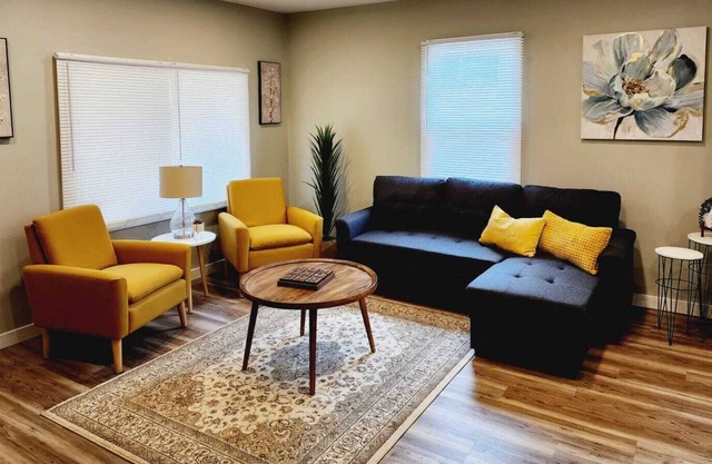 NEW updated Cozy 2BDR house near Convention Center