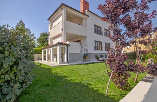 New villa in Premantura, 5 minutes walk to the beach, comfy,luxurious 115m2 app
