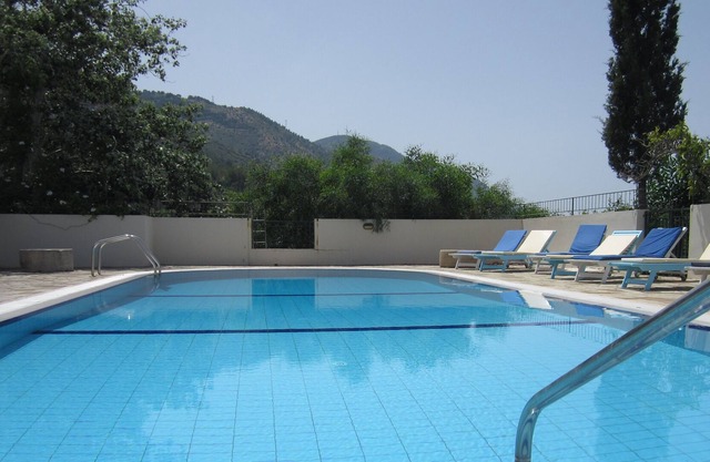 New! Vineyard Villa, Ilgaz. Huge pool, great views of sea, mountains & vineyard.