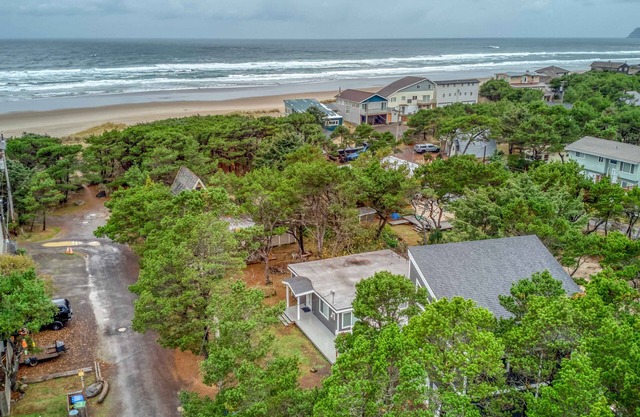 Newley Remodeled Single Story Home with Two Kings and One Minute Walk to Beach!