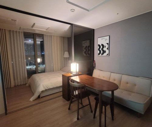 Newly Built APT #Subway#Hyundai Outlet#Triple St #Free Parking#