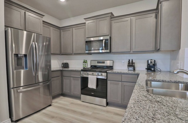 Newly built home in south College Station with comfortable beds and free WiFi!